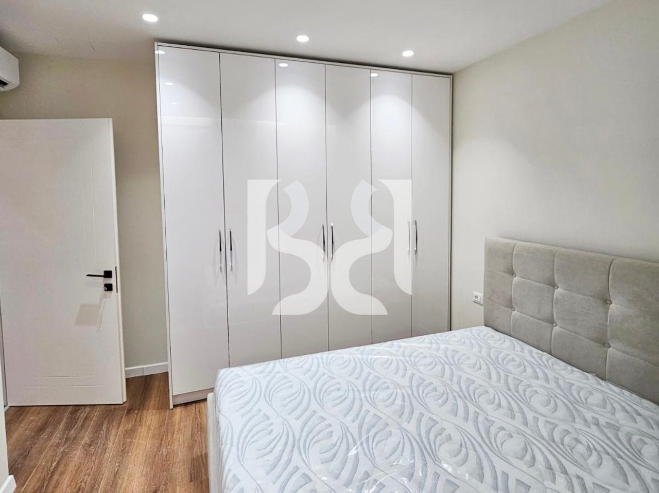 APARTAMENT ME QIRA  2+1+2+LAVANDERI ME POST PARKIMI  ISH FUSHA E AVIACIONIT