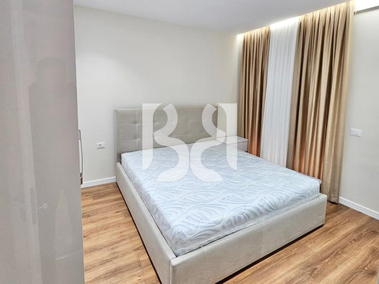 APARTAMENT ME QIRA  2+1+2+LAVANDERI ME POST PARKIMI  ISH FUSHA E AVIACIONIT