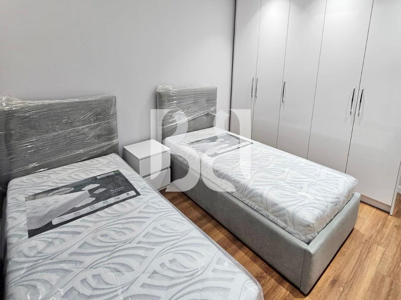 APARTAMENT ME QIRA  2+1+2+LAVANDERI ME POST PARKIMI  ISH FUSHA E AVIACIONIT