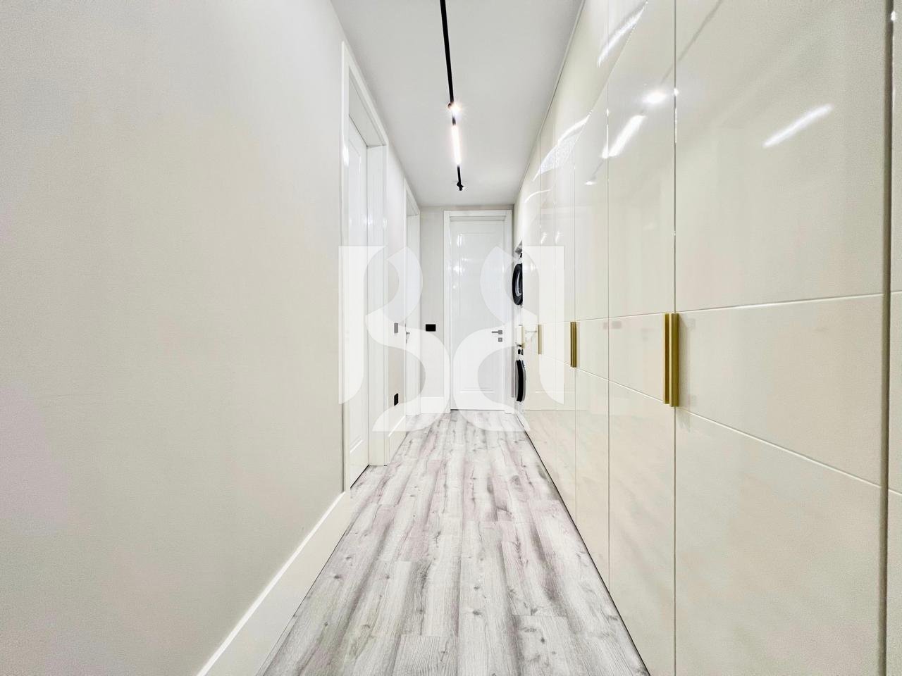 Apartament Deluxe 2+1+2 me qira te Ish Blloku – Përballë Vila Enver 2300€