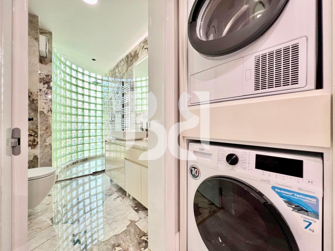 Apartament Deluxe 2+1+2 me qira te Ish Blloku – Përballë Vila Enver 2300€