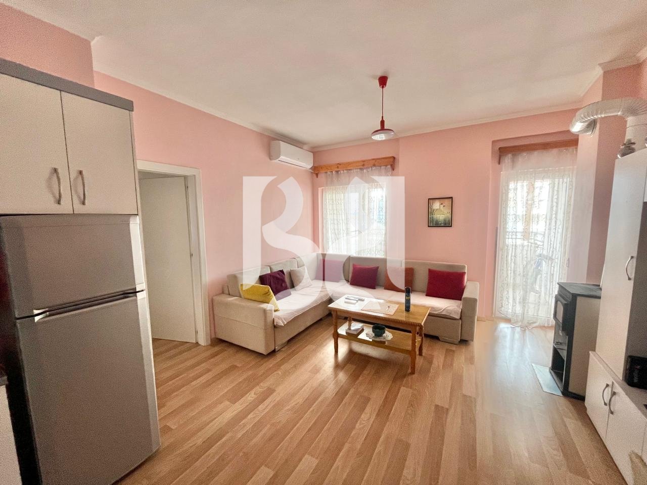 SHITET APARTAMENT 2+1 ME PAMJE BALLORE NGA LIQENI NË POGRADEC*