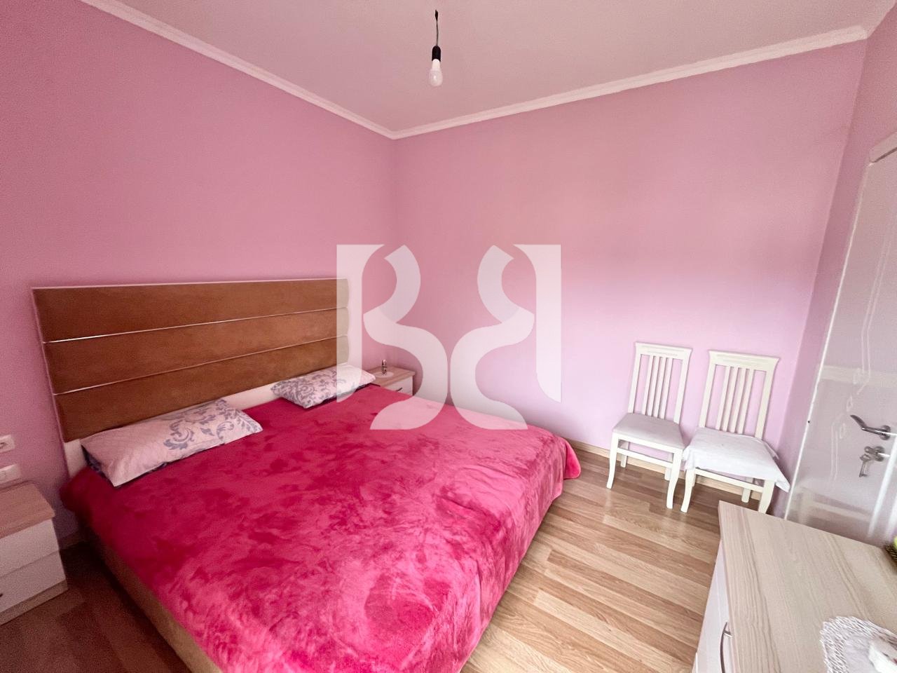 SHITET APARTAMENT 2+1 ME PAMJE BALLORE NGA LIQENI NË POGRADEC*