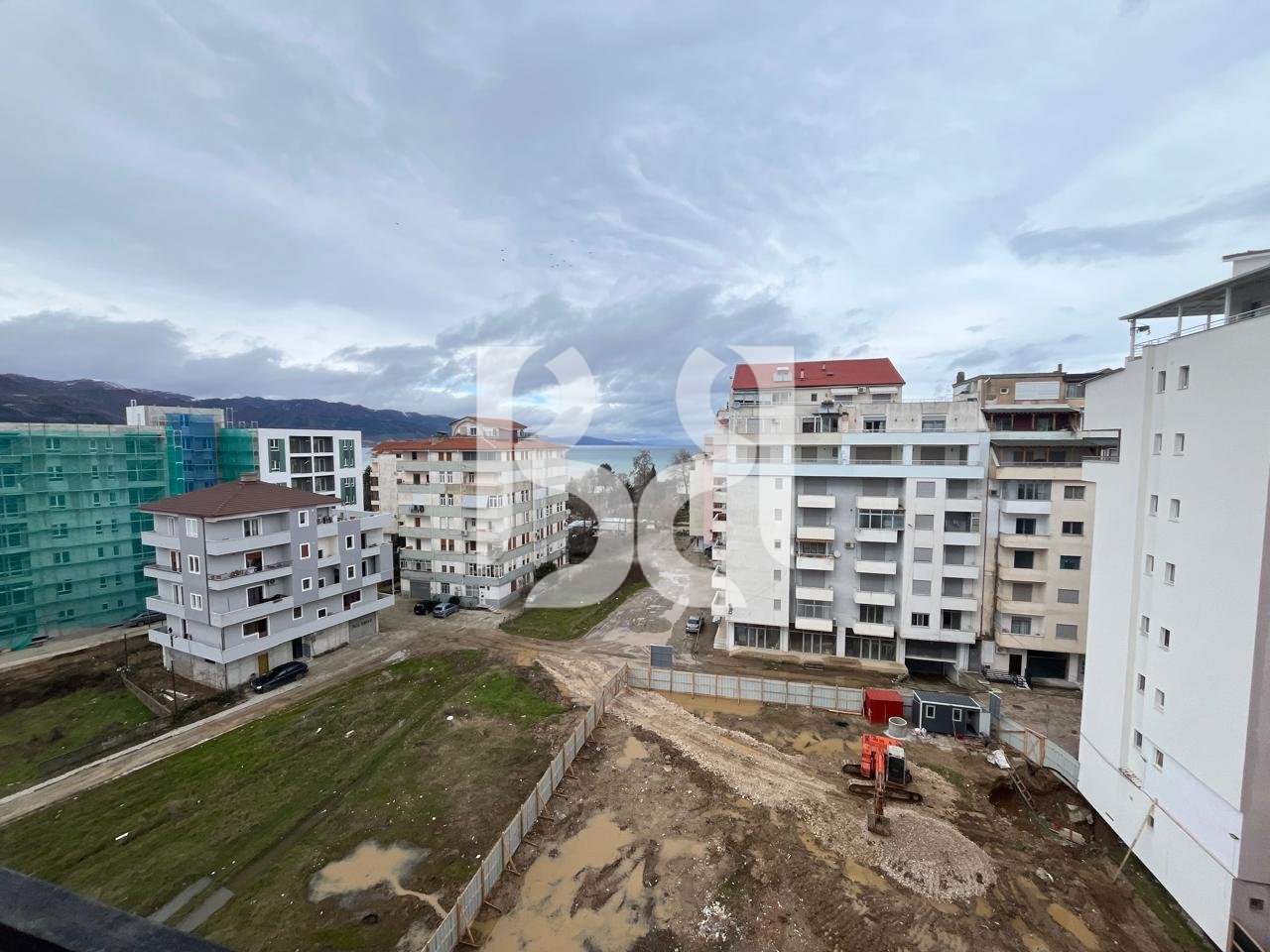 SHITET APARTAMENT 2+1 ME PAMJE BALLORE NGA LIQENI NË POGRADEC*