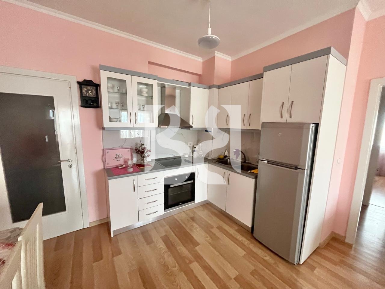 SHITET APARTAMENT 2+1 ME PAMJE BALLORE NGA LIQENI NË POGRADEC*