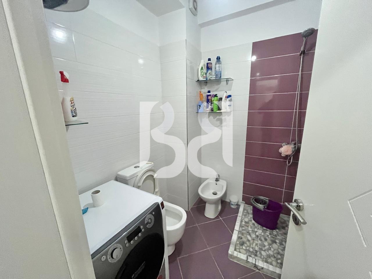 SHITET APARTAMENT 2+1 ME PAMJE BALLORE NGA LIQENI NË POGRADEC*