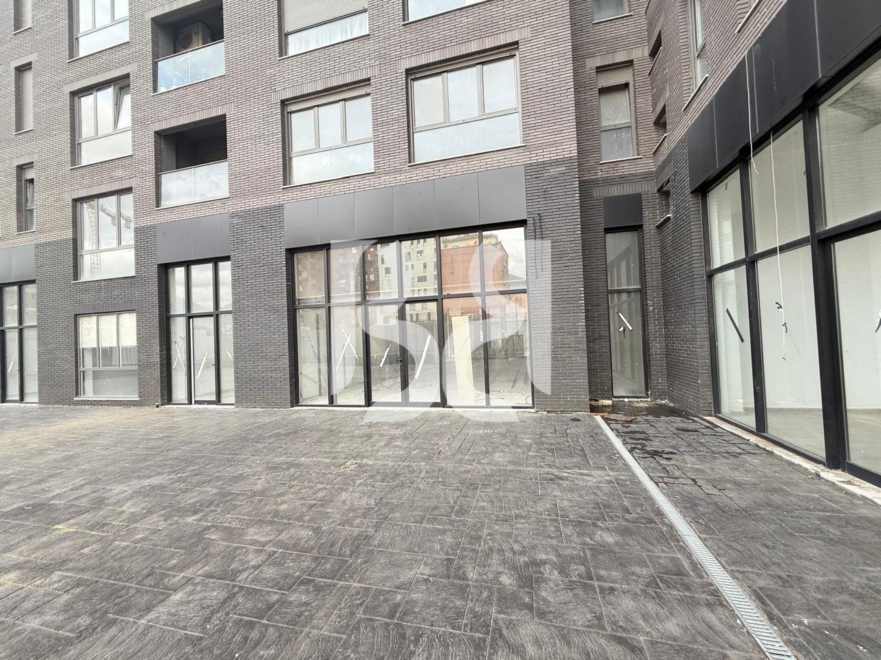 AMBIENT BISNESI NE SHITJE TEK PROFARMA 154.940€