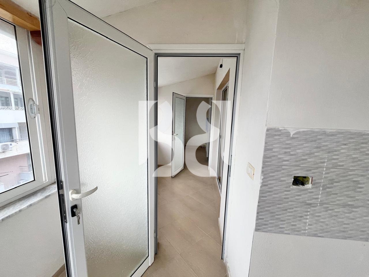 SHTIET APARTAMENT 1+1+LAVANDERI  RRUGA E VILAVE POGRADEC*