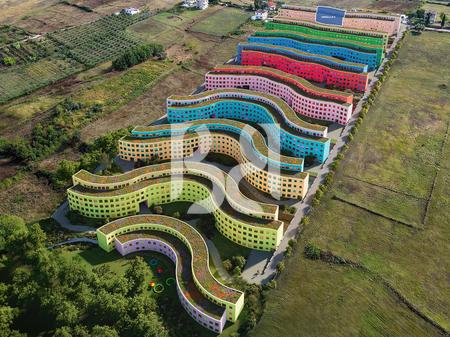 SHITET APARTAMENT 2+1 TE REZIDENCA BALLADA LIQENI I FARKES ME KREDI DERI NE 80%