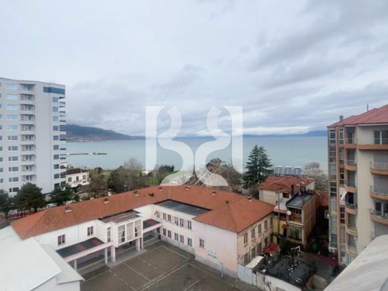 APARTMENT 2+1+SEPARATE KITCHEN FOR SALE WITH LAKE VIEW IN POGRADEC