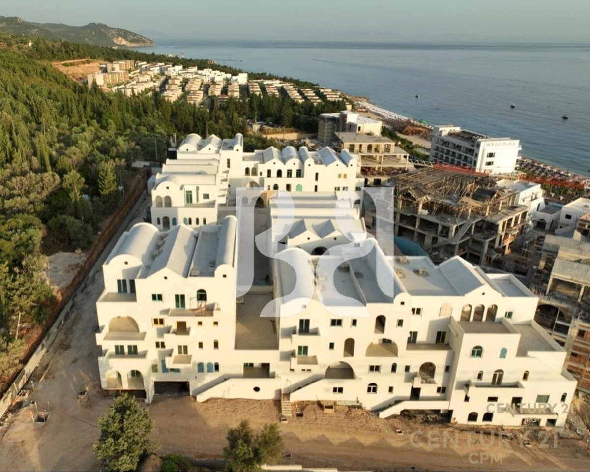 Appartamento 2+1 in vendita a Dhërmi, Complesso Dhermi Santorini 2, Piazza del Villaggio