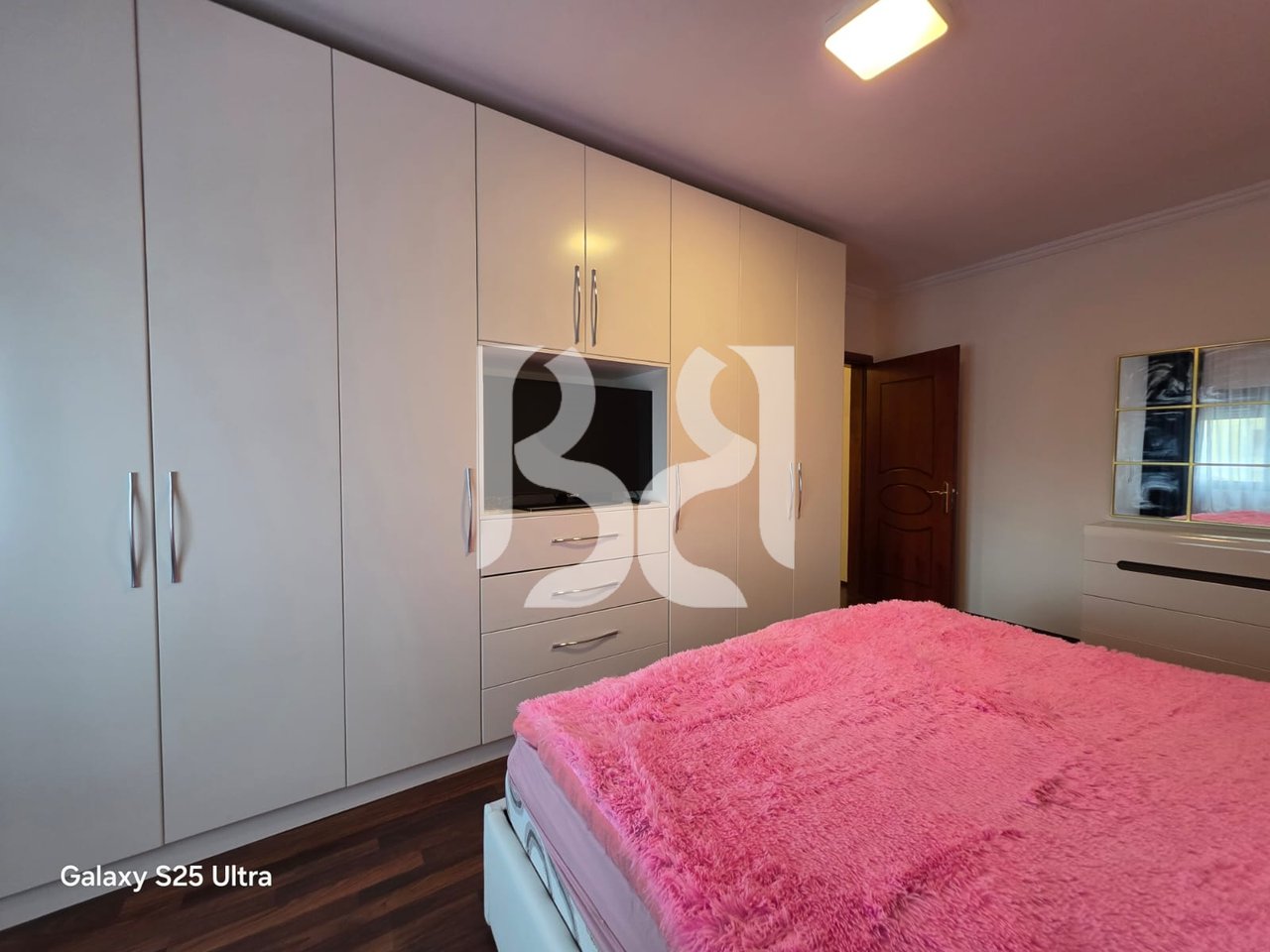 2+1 APARTMENT FOR RENT ON KAVAJA STREET.