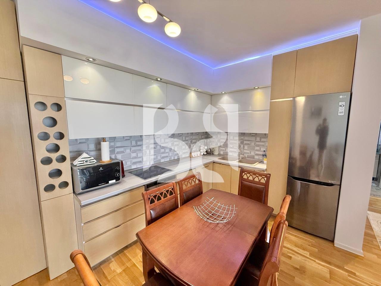 IN AFFITTO APPARTAMENTO MODERNO 2+1+2 BAGNI GIARDINO BOTANICO