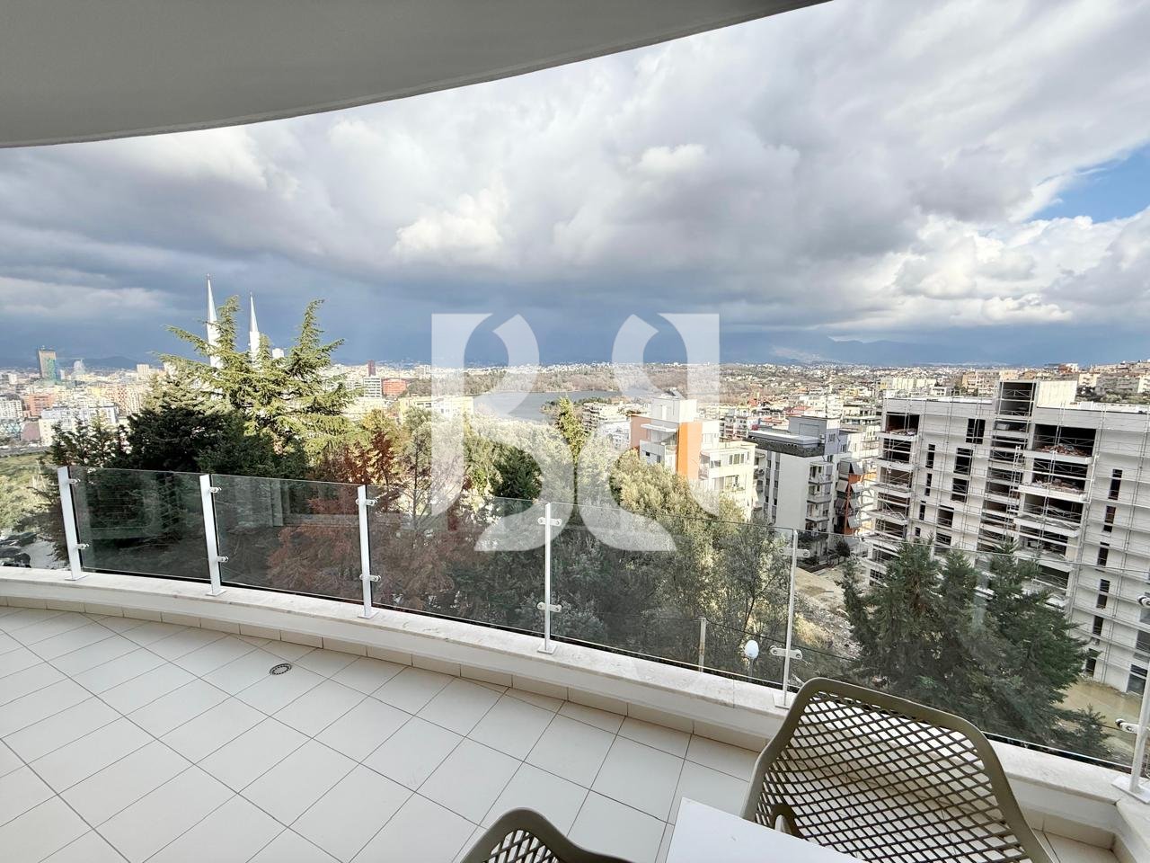 IN AFFITTO APPARTAMENTO MODERNO 2+1+2 BAGNI GIARDINO BOTANICO