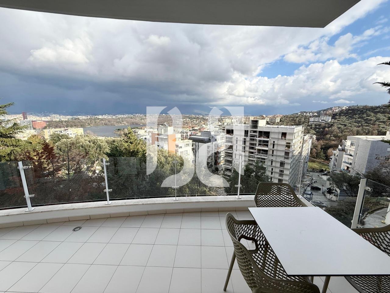 IN AFFITTO APPARTAMENTO MODERNO 2+1+2 BAGNI GIARDINO BOTANICO