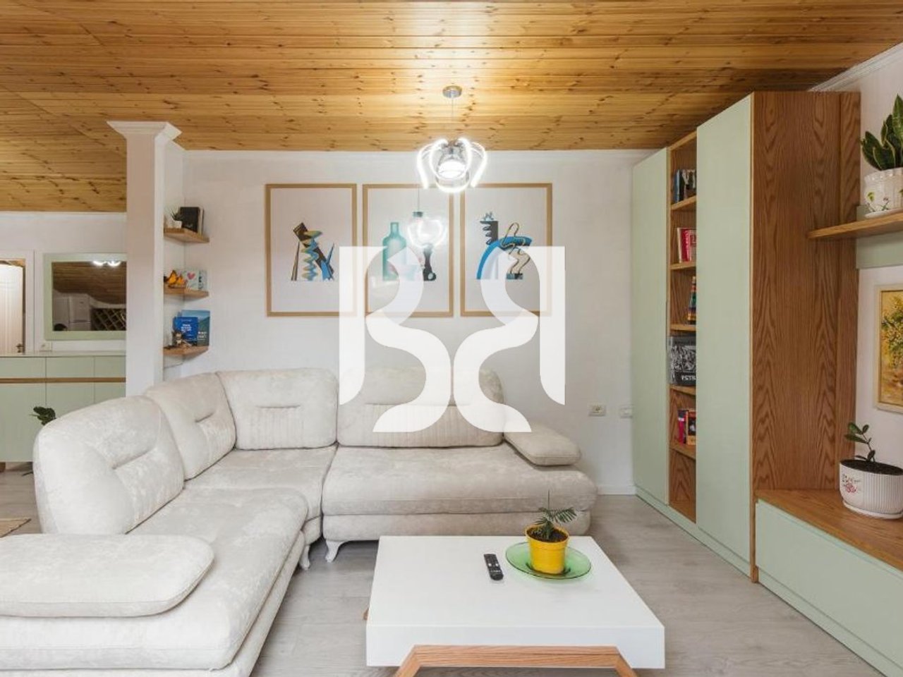 Jepet Apartament me Qira 2+1 | Rruga e Dibrës | Kati 4 | 600€ Neto