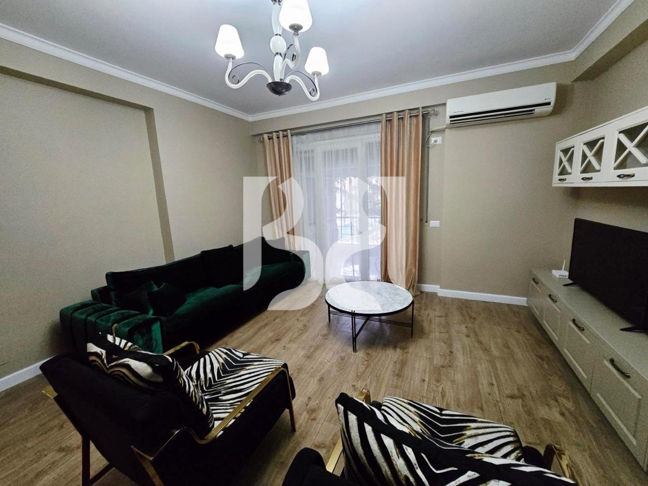 Jepet me qira apartament 3+1+2 me depo, pranë Liqenit Artificial.