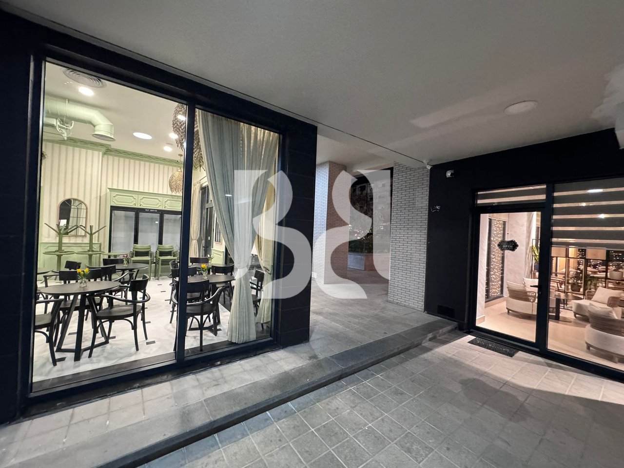 FOR RENT COMMERCIAL PREMISES FOR RENT