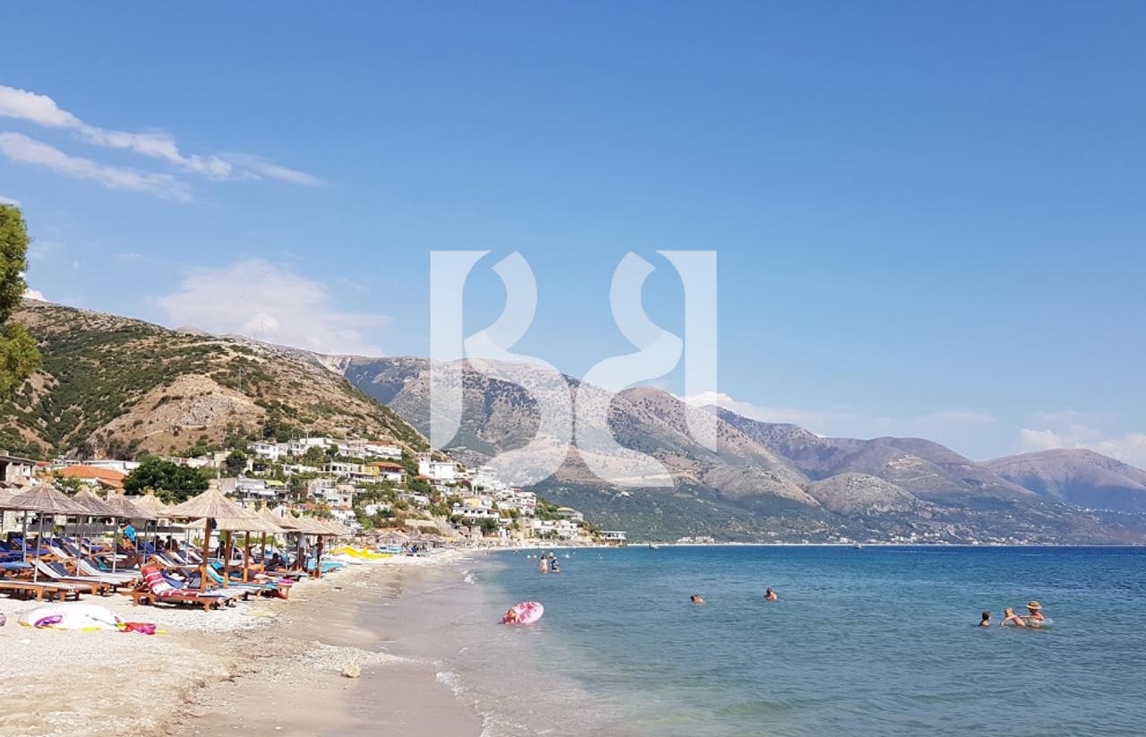 🏡 VILË 3-KATËSHE NË SHITJE  QEPARO FUSHË BUZË DETIT ME PAMJE NGA DETI*