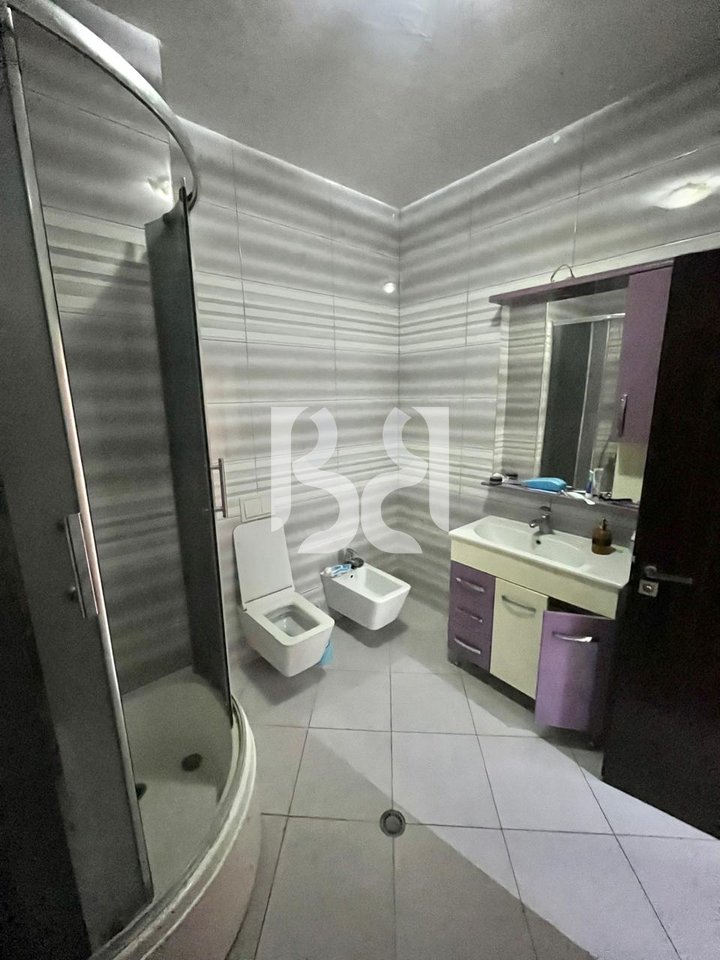 APARTAMENT ME QIRA 2+1+2 ASTIR PRANE BAR OSLO*