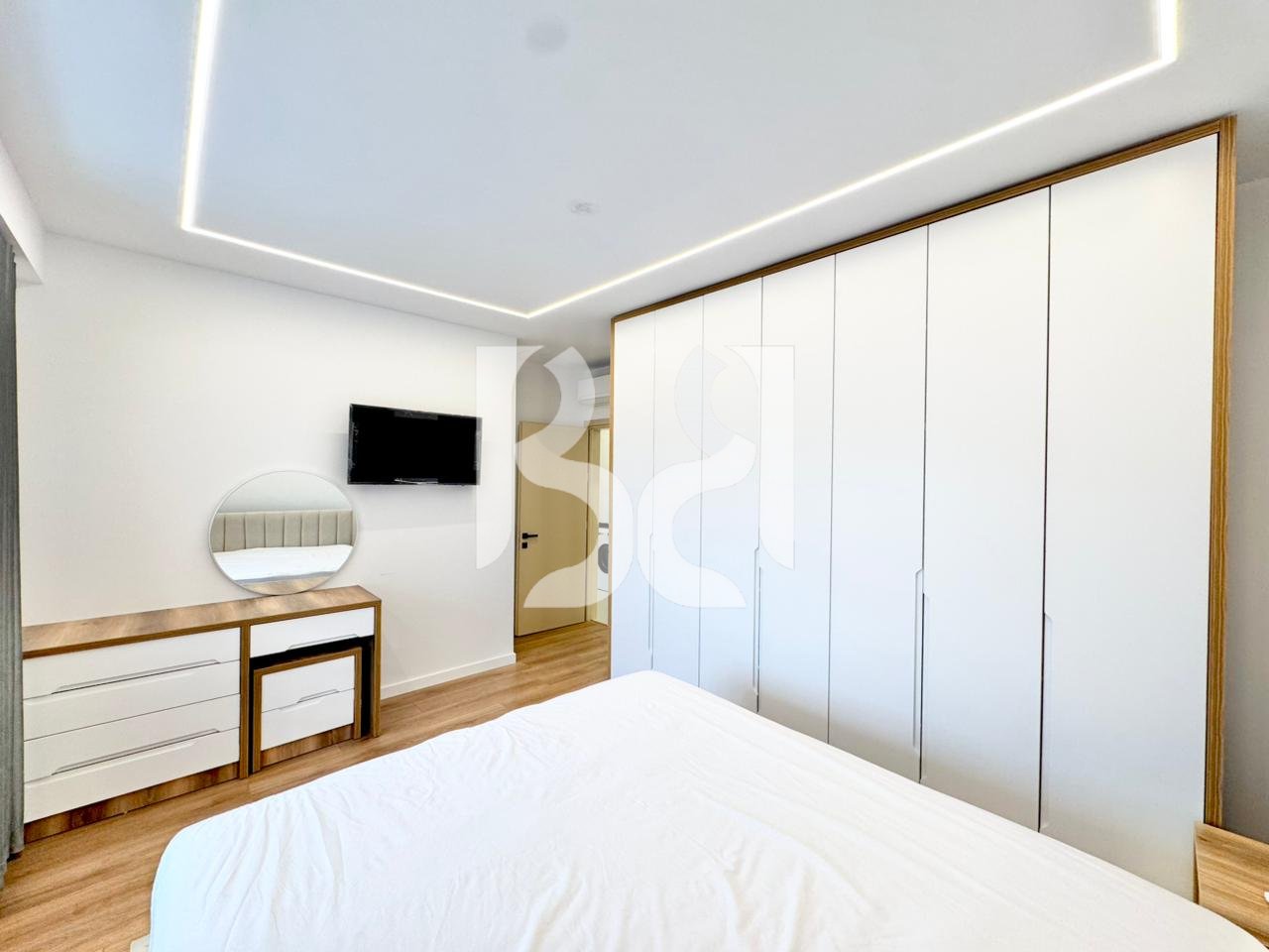 APARTAMENT  2+1+2 + PARKING ME QIRA PRANE LIQENIT TE FARKES REZIDENCA LAKELAND*