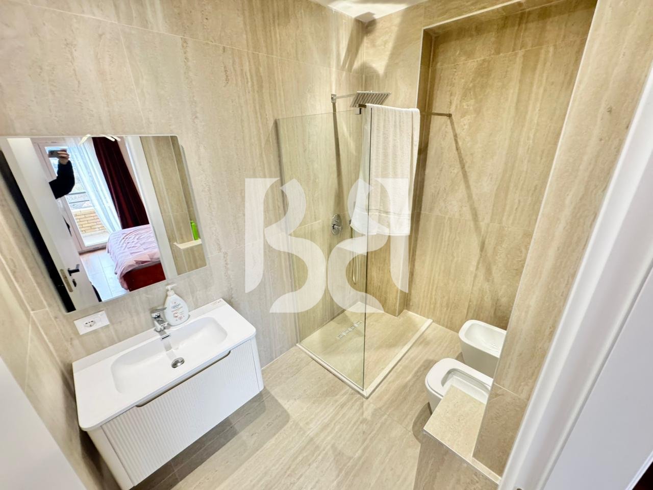 APARTAMENT  2+1+2 + PARKING ME QIRA PRANE LIQENIT TE FARKES REZIDENCA LAKELAND*