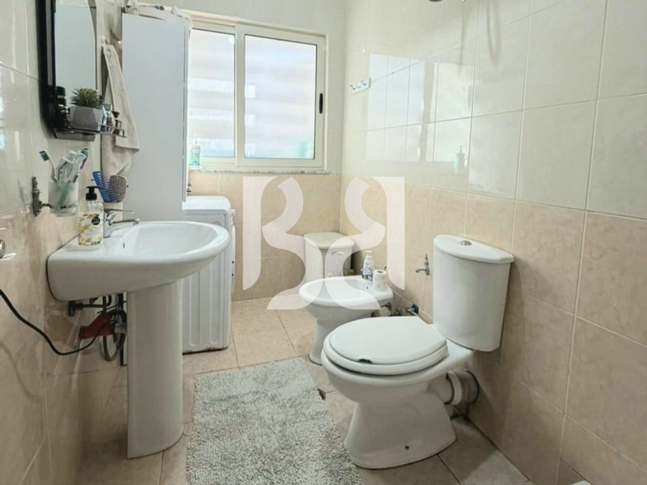 APARTAMENT ME QIRA 1+1 TEK FUSHA E AVIACIONIT