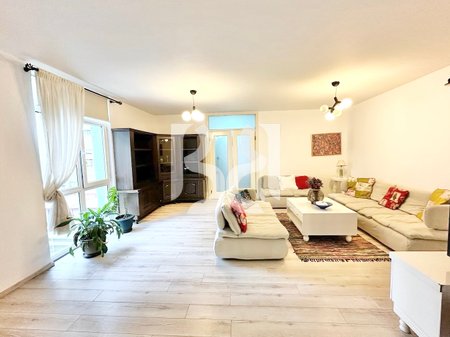 APARTAMENT ME QERA 2+1 TE ISH EKZPOZITA