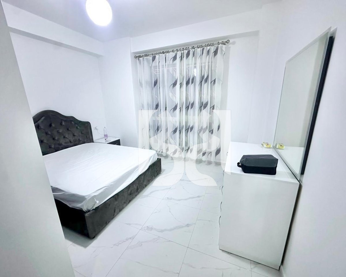 APARTAMENT ME QERA 1+1+PARKIM TE ISH FUSHA E AVIACIONIT