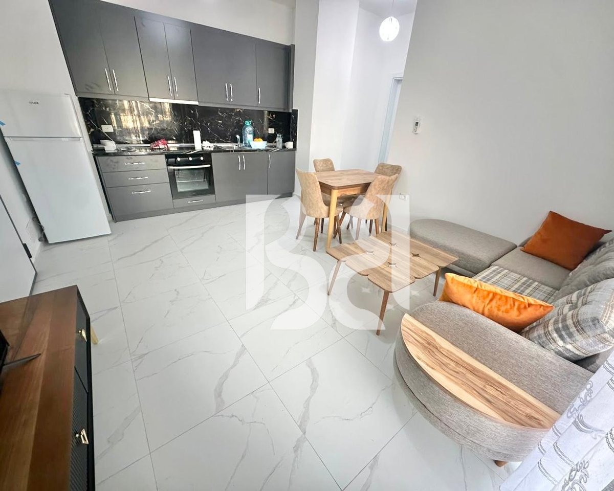 APARTAMENT ME QERA 1+1+PARKIM TE ISH FUSHA E AVIACIONIT