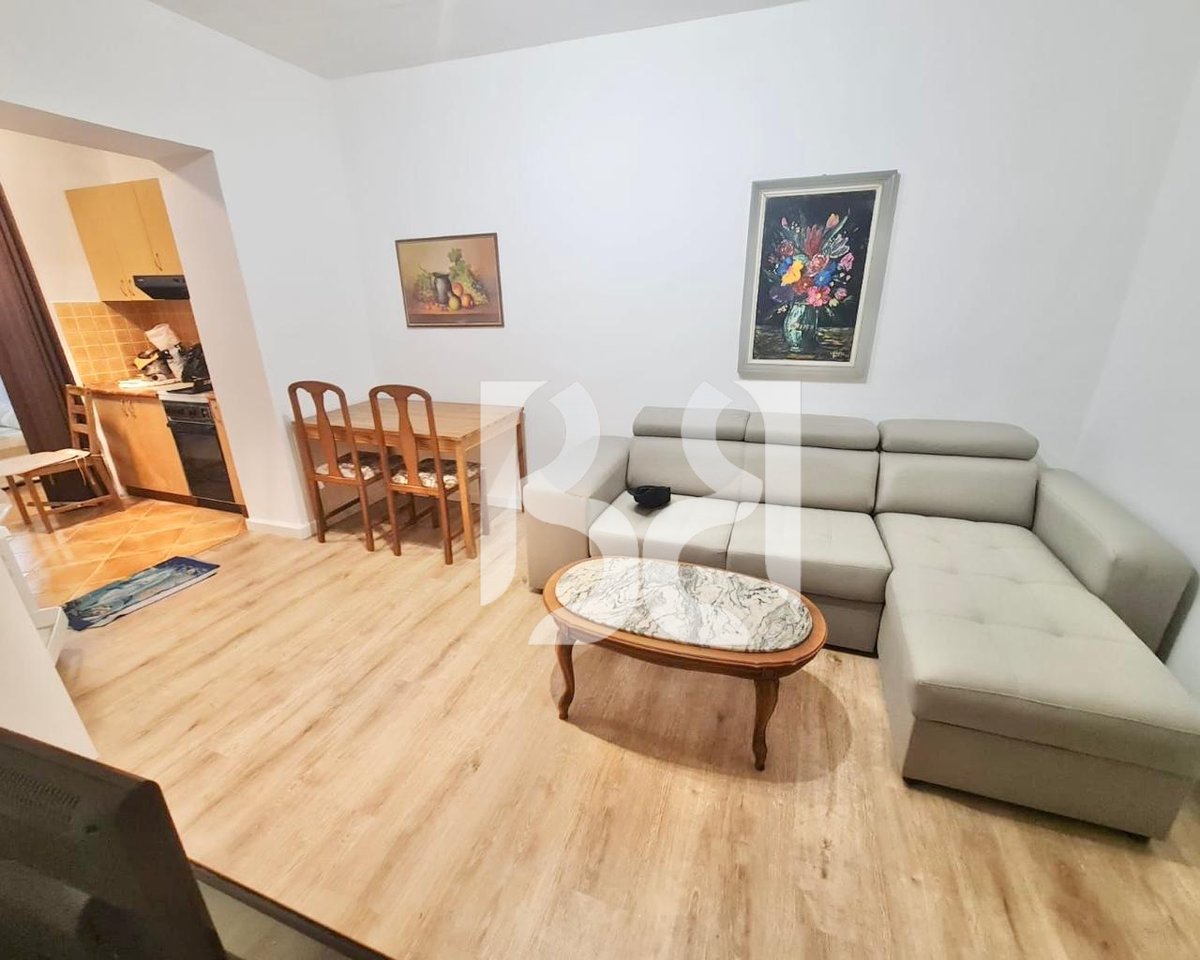 APARTAMENT ME QERA 1+1 TE MYSLYM SHYRI
