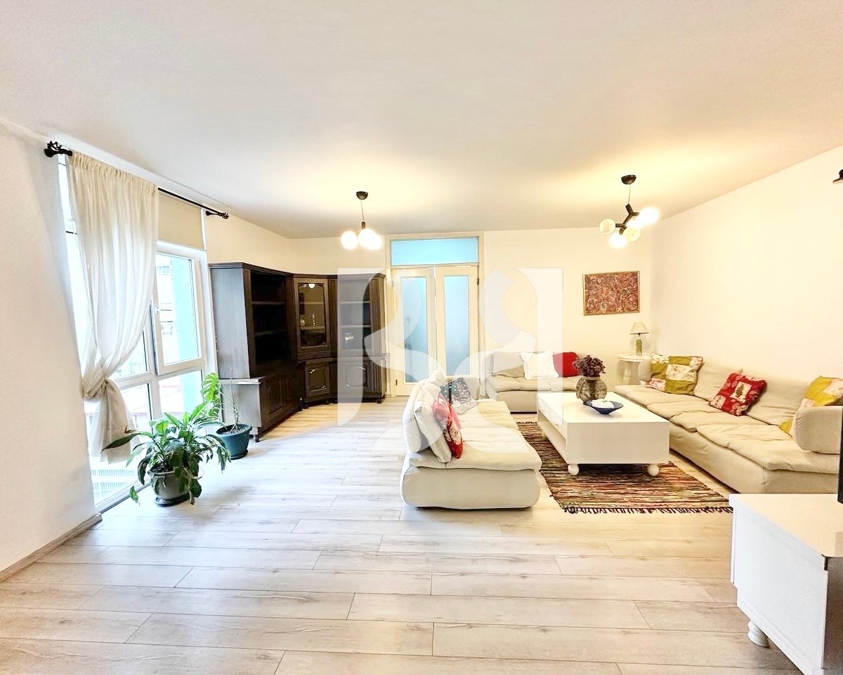APARTAMENT ME QERA 2+1 TE ISH EKZPOZITA