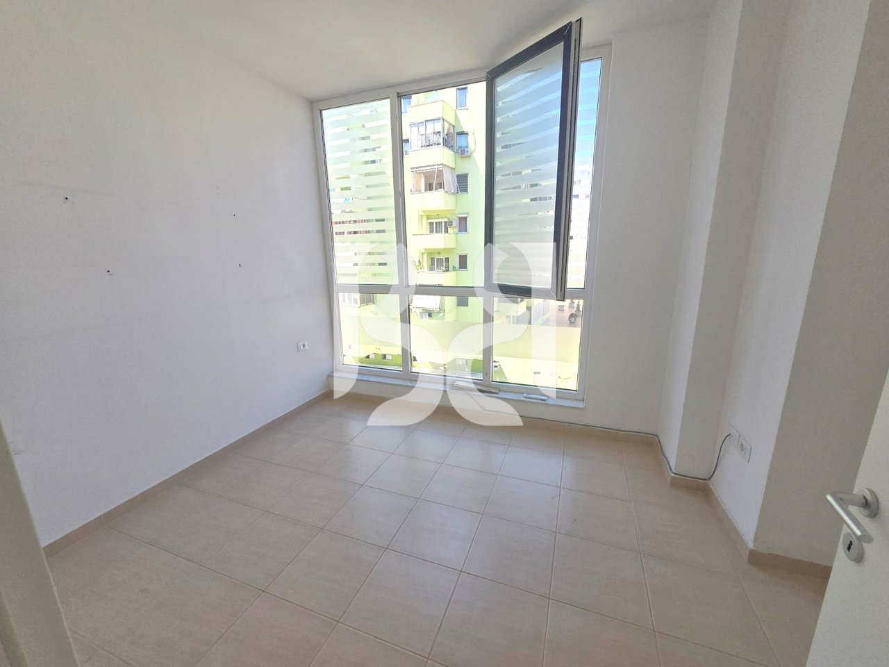 APARTAMENT 1+1+ POST PARKIMI ME QIRA TE RRUGA JORDAN MISJA*