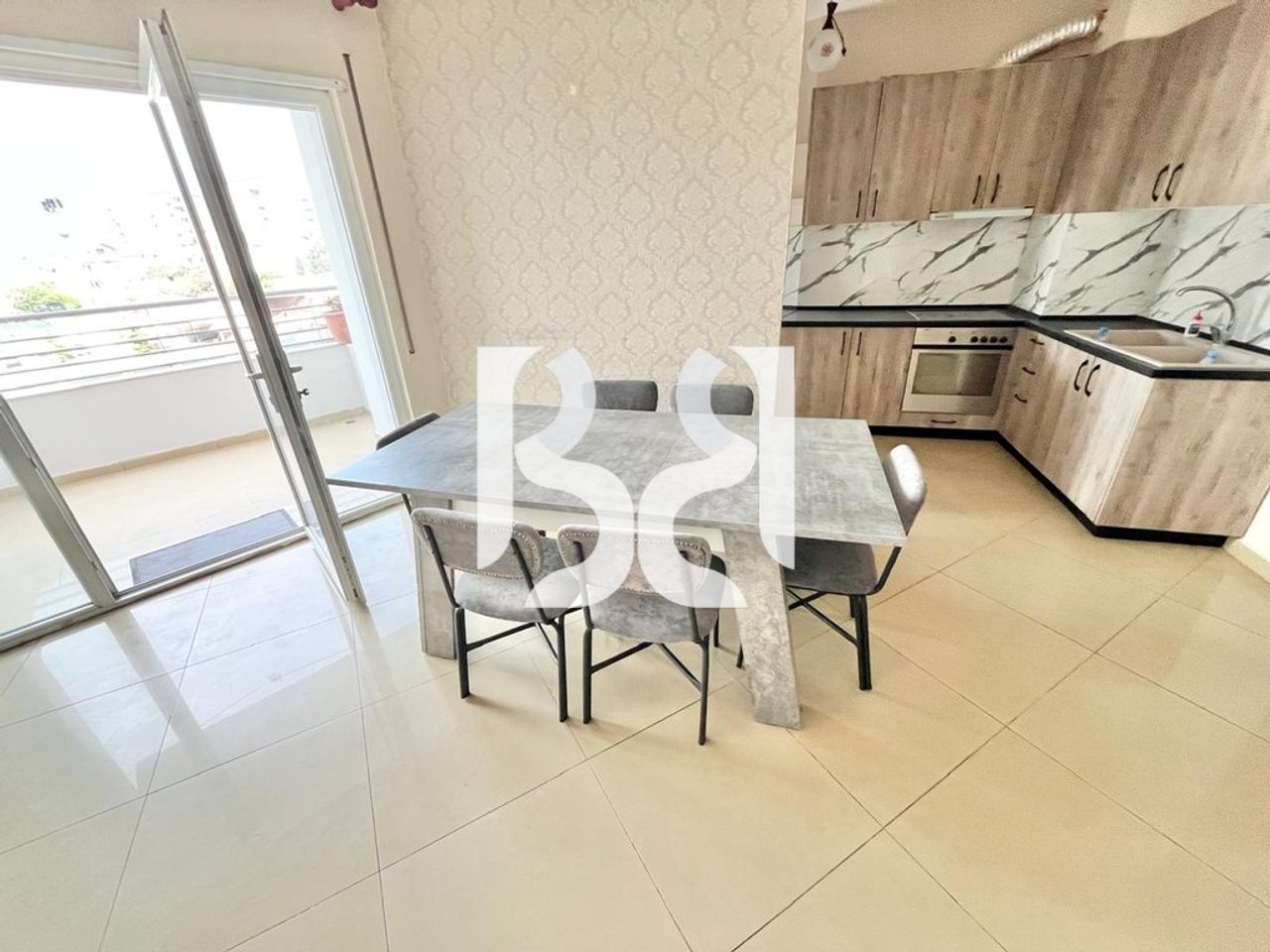 APARTAMENT 3+1+2+ BALLKON ME QIRA, ASTIR PRANE BAR OSLO*