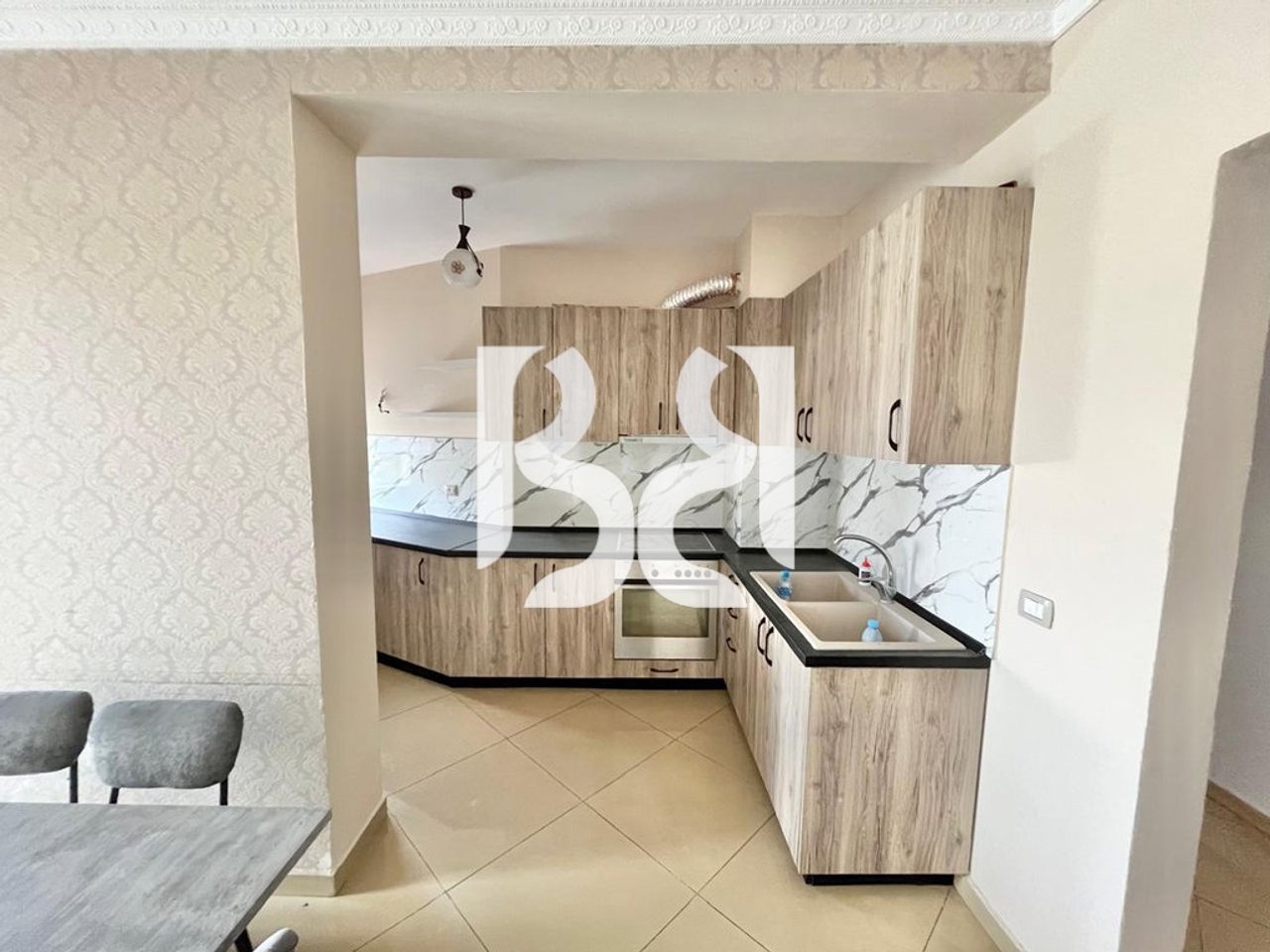 APARTAMENT 3+1+2+ BALLKON ME QIRA, ASTIR PRANE BAR OSLO*