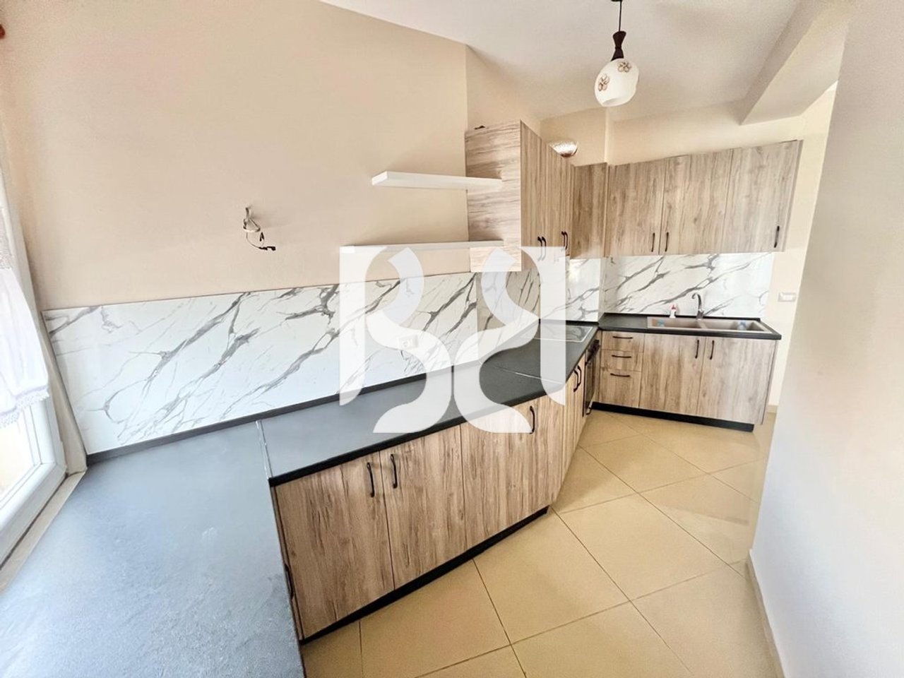 APARTAMENT 3+1+2+ BALLKON ME QIRA, ASTIR PRANE BAR OSLO*