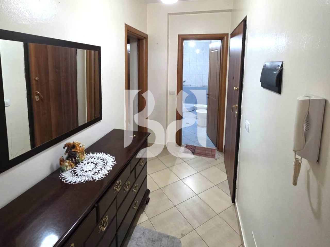 APARTAMENT 2+1 ME QIRA NE ASTIR 47.000LEK*