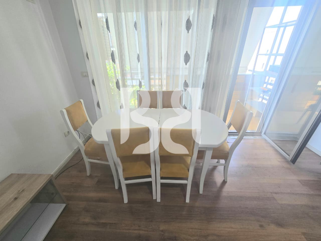 APARTAMENT 2+1+2+BALLKON ME QIRA NE ASTIR*