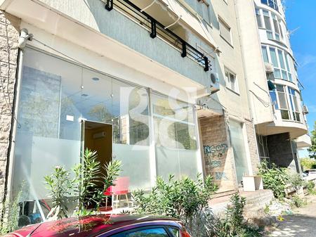 SHOP FOR RENT NEAR THE BOTANICAL GARDEN*
