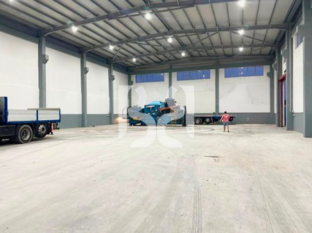 Kapanon Industrial për Qira në Vorë – Magazinë dhe Objekt Biznesi me Sipërfaqe 1,065 m²