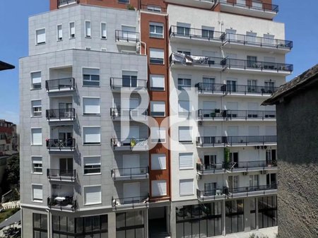 APARTAMENT 1+1+BALLKON+POST PARKIMI NE SHITJE TEK REZIDENCA ESHLI, BRRYL