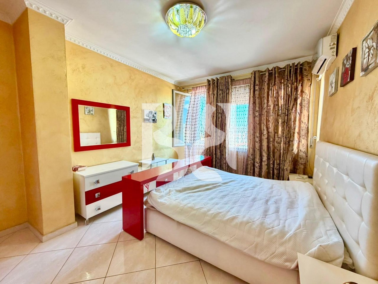 APARTAMENT 1+1+BALLKON ME QIRA ISH TREGU ELEKTRIK TE MUZEU SHKENCAVE