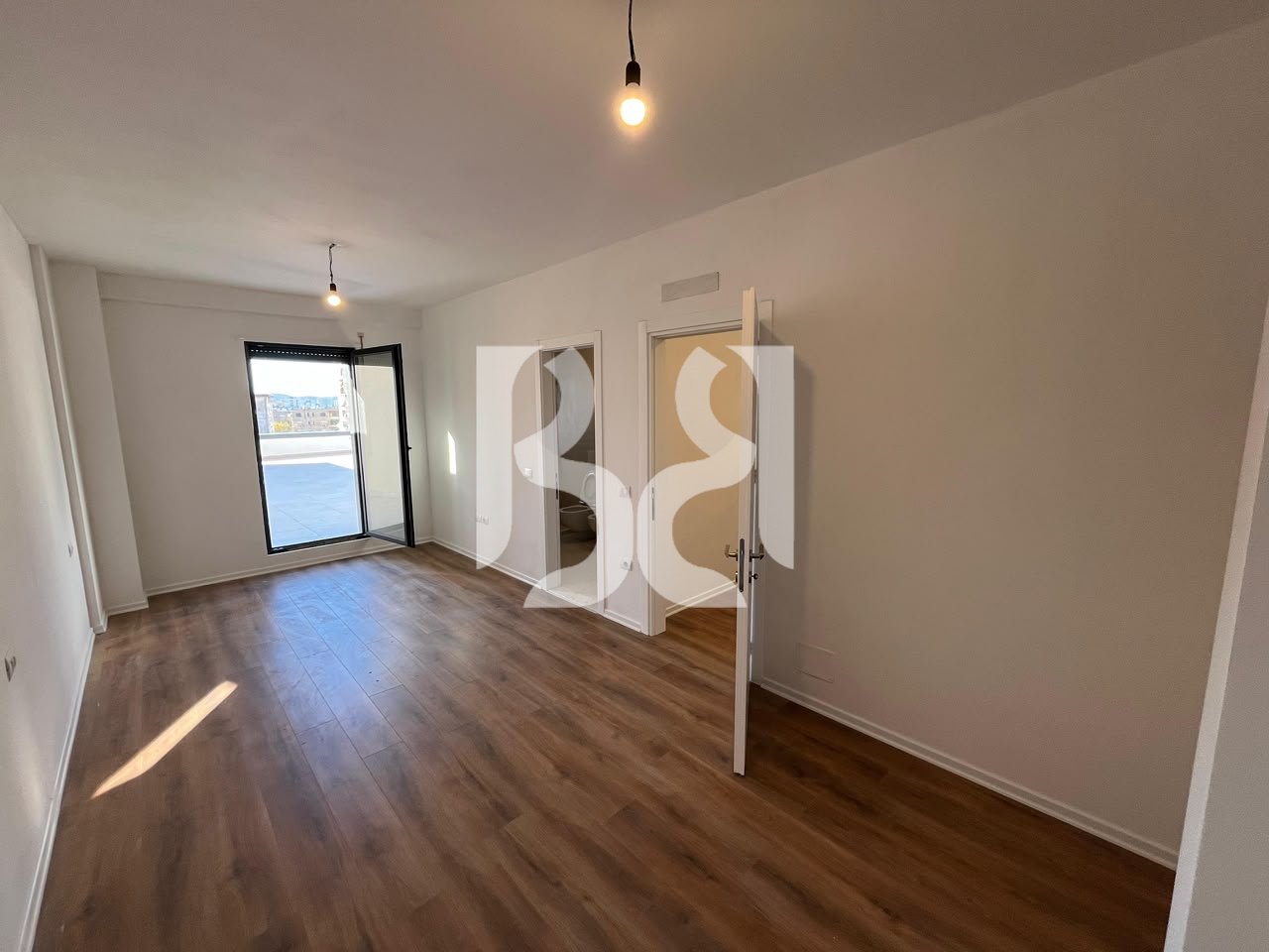 AMBIENTE UFFICIO IN AFFITTO – RESIDENZA ERLI