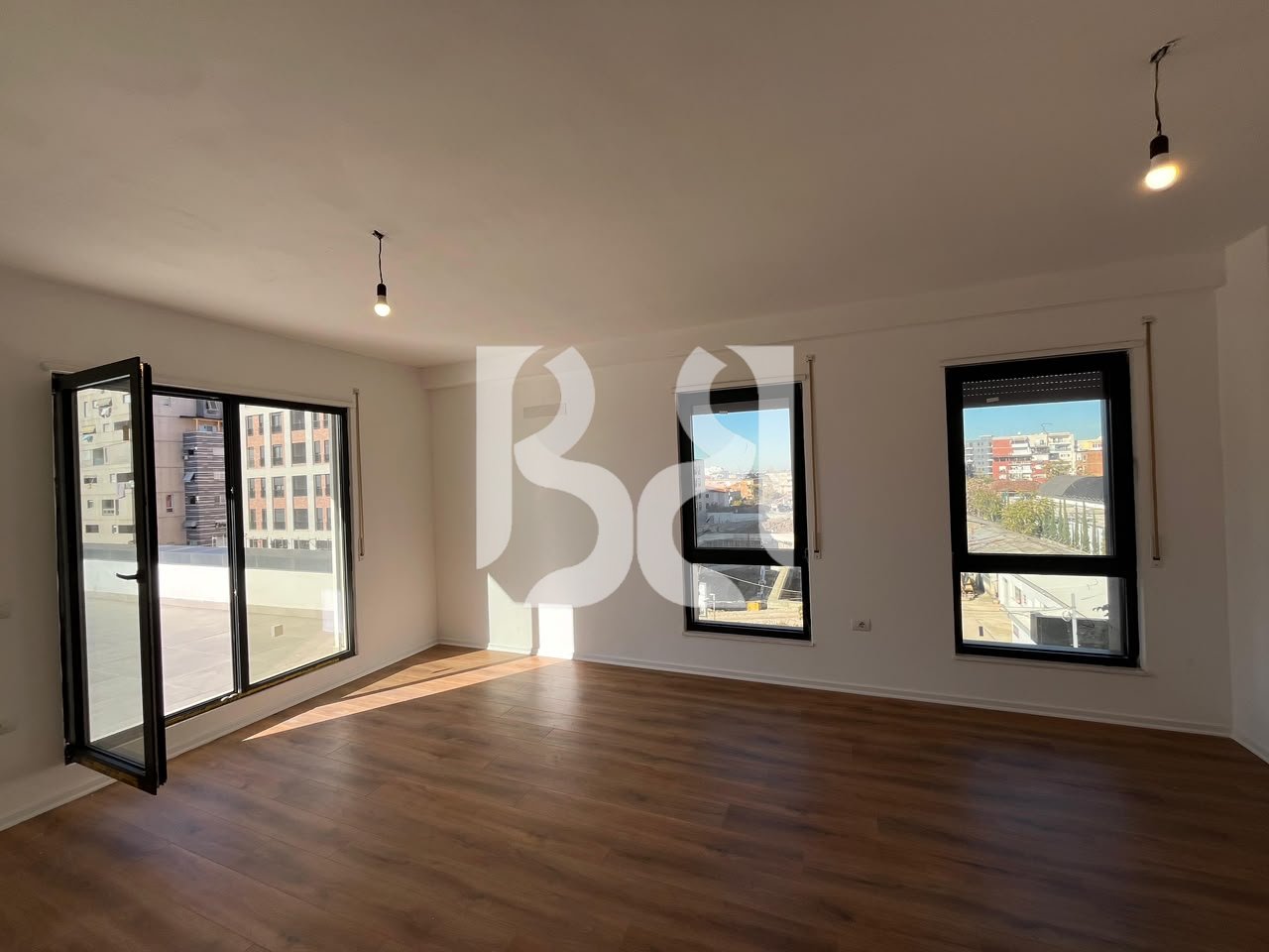 AMBIENTE UFFICIO IN AFFITTO – RESIDENZA ERLI