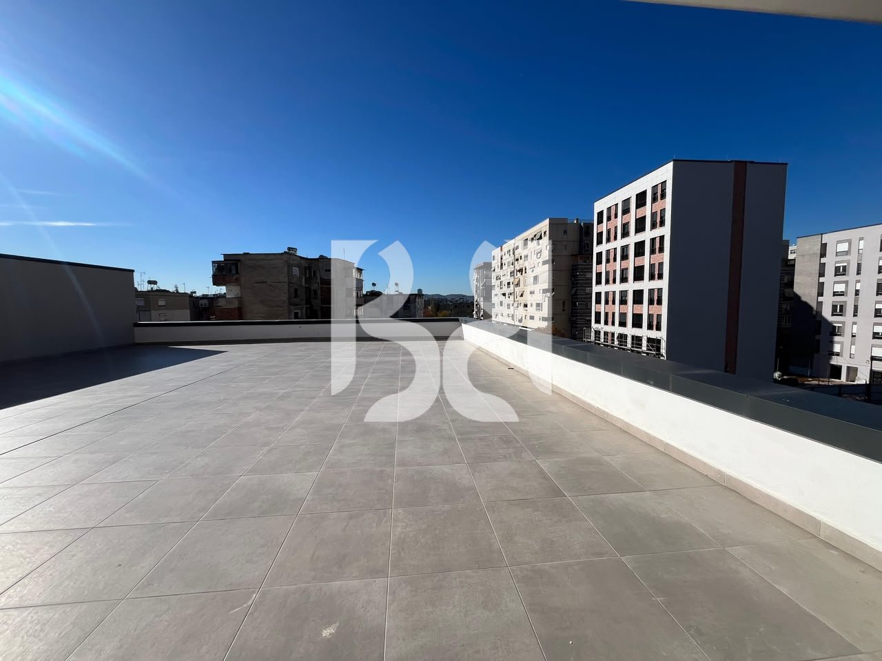 AMBIENTE UFFICIO IN AFFITTO – RESIDENZA ERLI