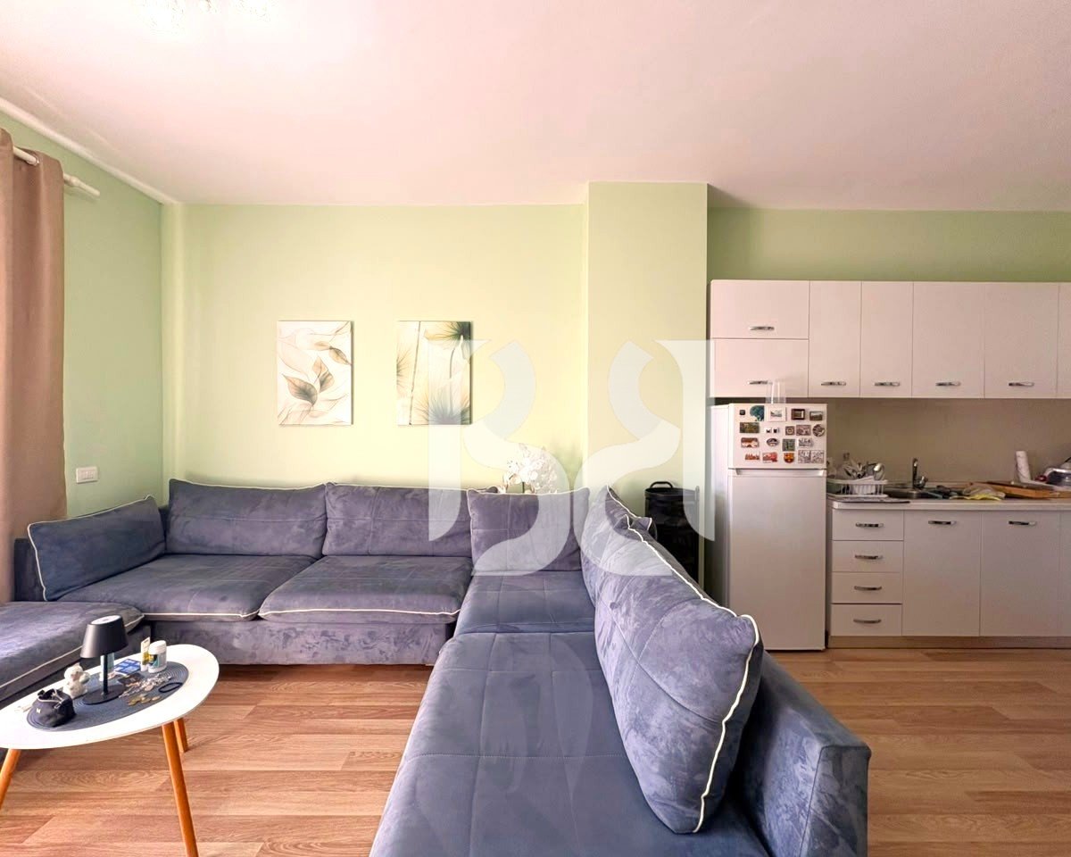 APARTAMENT 1+1 ME QERA PERBALLE TOPTANI CENTER 700 EURO