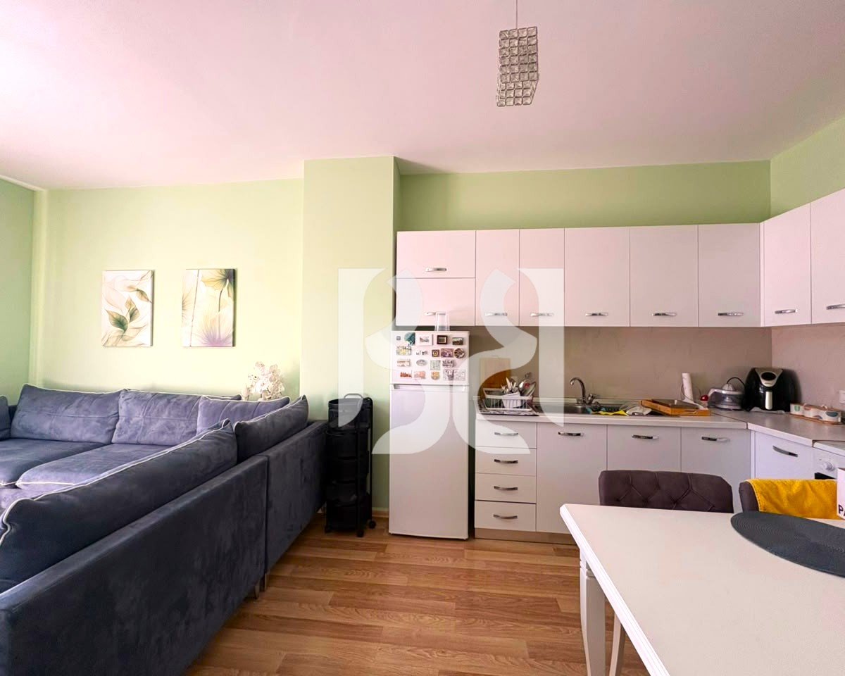 APARTAMENT 1+1 ME QERA PERBALLE TOPTANI CENTER 700 EURO