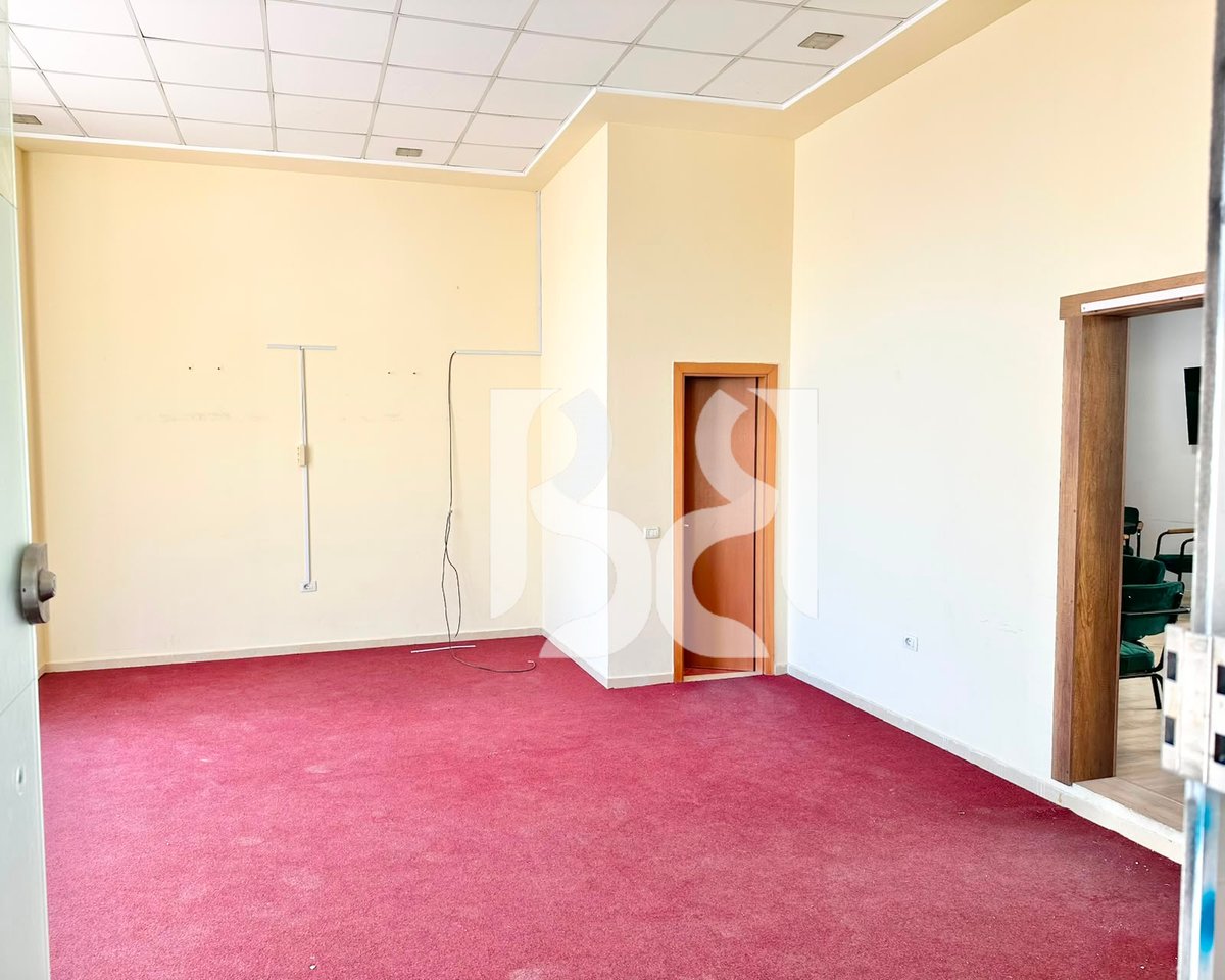 SHOP FOR RENT NEAR THE BOTANICAL GARDEN*