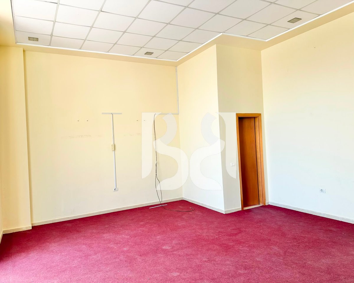 SHOP FOR RENT NEAR THE BOTANICAL GARDEN*