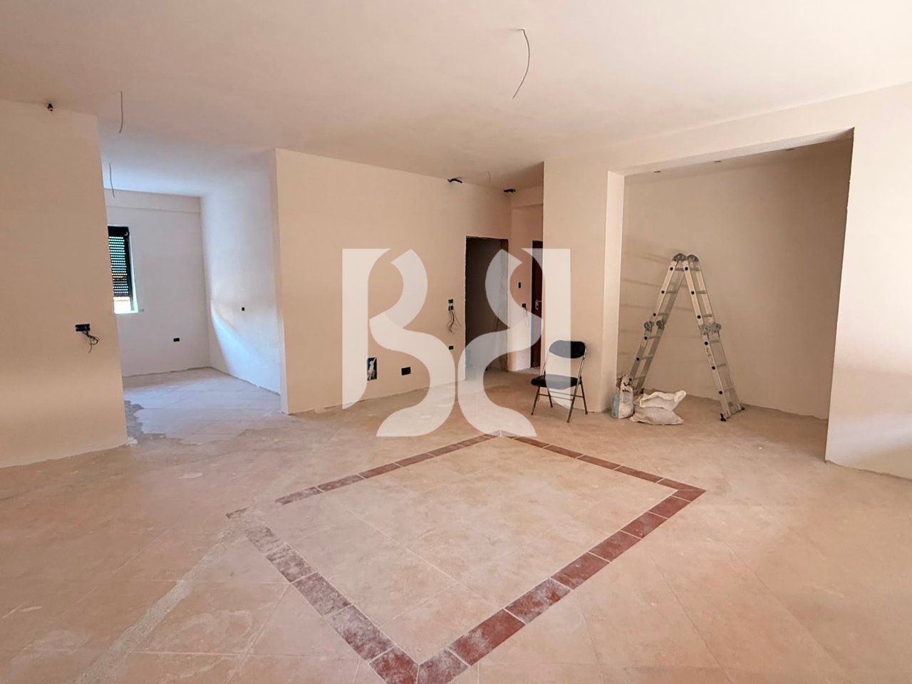 SHITET APARTAMENT 3+1+2 + DEPO/DHOME THARJEJE